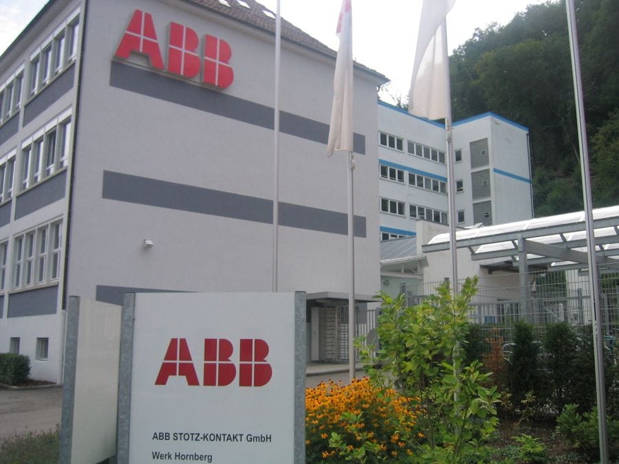 Fenster und Jalousetten – ABB Stotz-Kontakt GmbH in Hornberg, ausgeführt von der Schreinerei Wöhrle