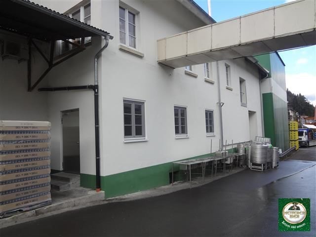 Kunststofffenster mit integriertem Insektenschutz – Privatbrauerei M. Ketterer, Neubau Labor in Hornberg, ausgeführt von der Schreinerei Wöhrle